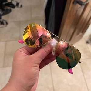 Pink mirror RayBan aviators